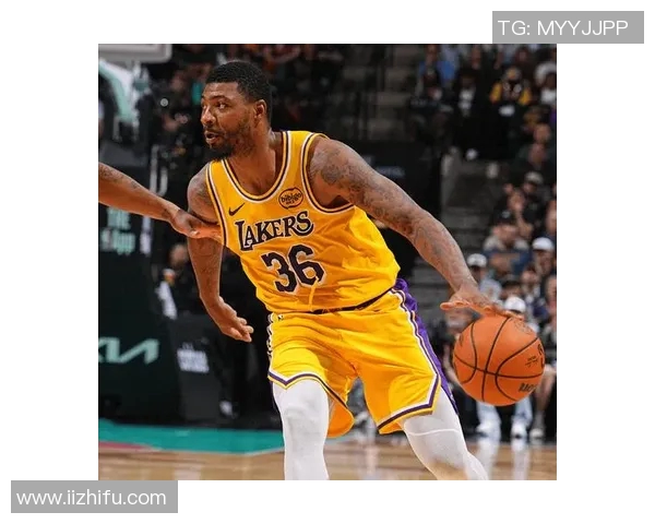 湖人完败！东契奇38+16犯两错，文班16+14榜眼拉胯，勇士旧将全队第二